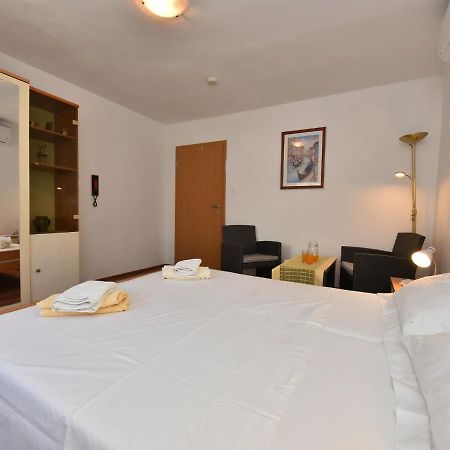 Traditional Apartment In Zadar With Garden 외부 사진